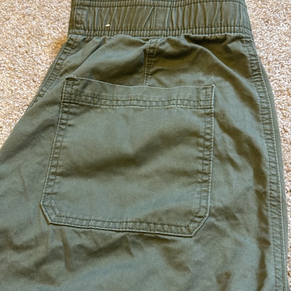 Abercrombie and Fitch size 27/4r utility cargo pant, green - Picture 2 of 3